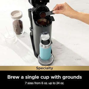 Ninja PB051 Специальная кофеварка на одну порцию в капсулах и гуще, совместимая с капсулами K-Cup, встроенный вспениватель молока, 6 унций. Чашка до 24 унций. Размер дорожной кружки, черный