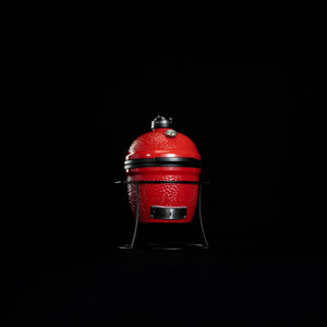 Kamado Joe KJ13RH Joe Jr. 13.5 英寸便携式木炭烤架，带铸铁推车和导热板，火焰红色
